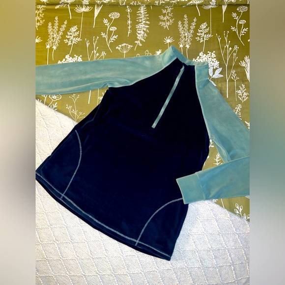 Latched Mama Nursing Sweatshirt - Picture 1 of 4